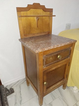 Mesita de noche mármol y madera