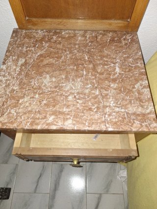 Mesita de noche mármol y madera