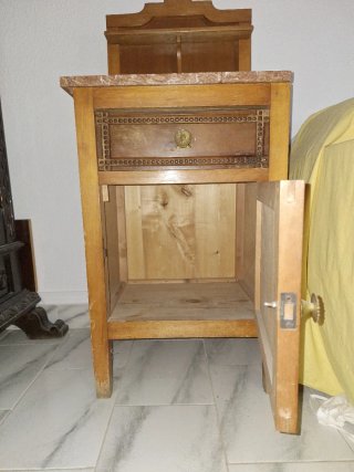 Mesita de noche mármol y madera