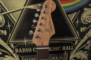GUITARRA SQUIRE USADA UNA SOLA VEZ