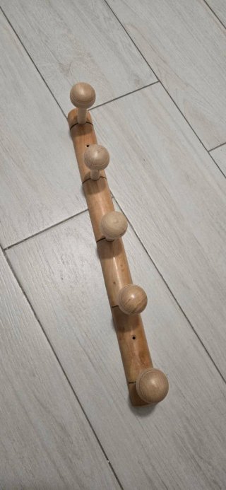 Perchero de madera con 5 ganchos