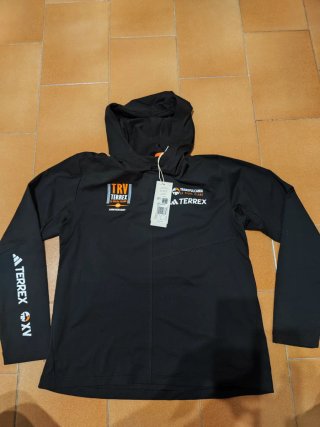 Camiseta con capucha Adidas Terrex TRV