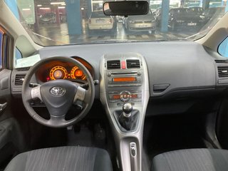 Toyota Auris 1.6 VVT-i Advance