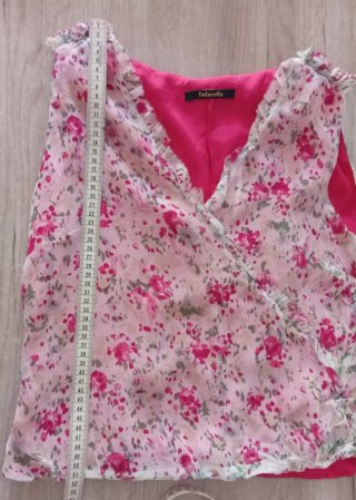 Blusa floral sin mangas
