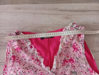 Blusa floral sin mangas