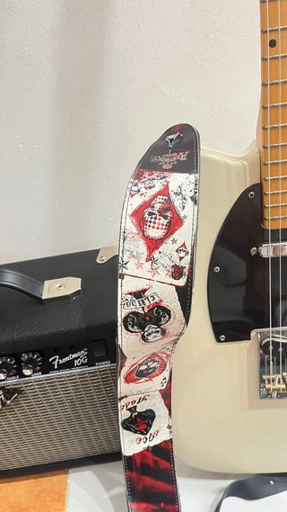 Guitarra Eléctrica Fender + Amplificador