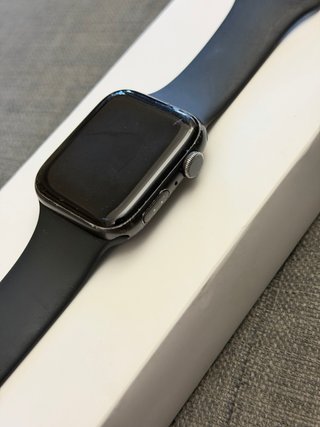 Apple Watch SE 44mm Space Gray