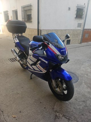 Honda CBR 600 F Azul