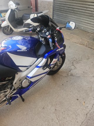 Honda CBR 600 F Azul