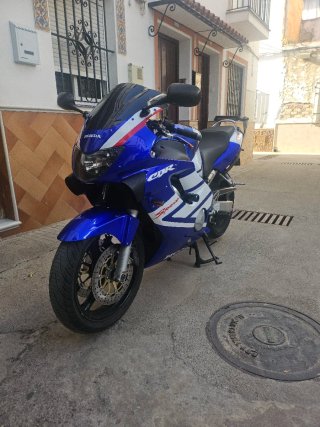 Honda CBR 600 F Azul