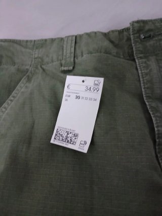 Pantalón corto cargo verde Talla30 comoS  No envío