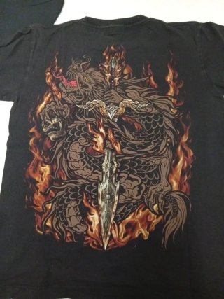 Camisetas Negras Dragónes