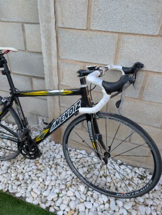 Bicicleta de carretera Mendiz