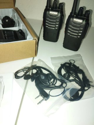 2 Walkie Talkies Baofeng BF-88E