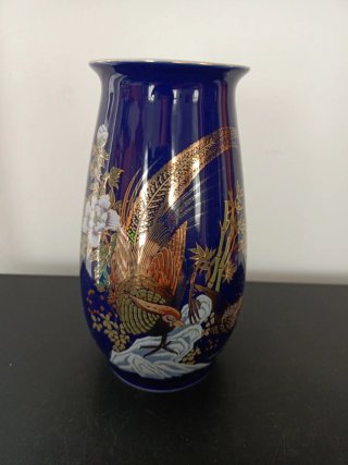 Jarrón de porcelana azul cobalto y dorado