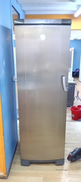 Congelador Vertical Electrolux