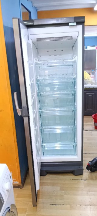 Congelador Vertical Electrolux