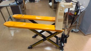 Transpaleta elevadora HLT10 1000kg