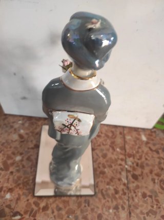 Figura Geisha Porcelana Flores