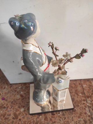 Figura Geisha Porcelana Flores