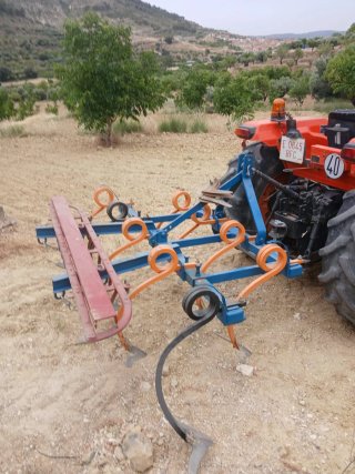 Cultivador de suelo rasomen con enganche rapido