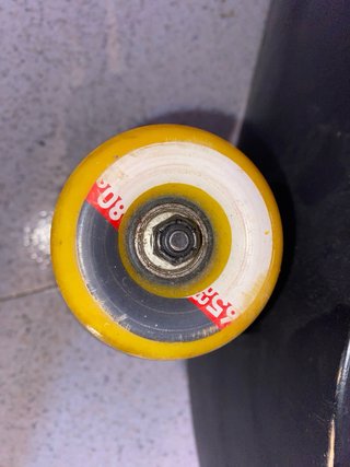 Skate Old School Negro Ruedas Amarillas