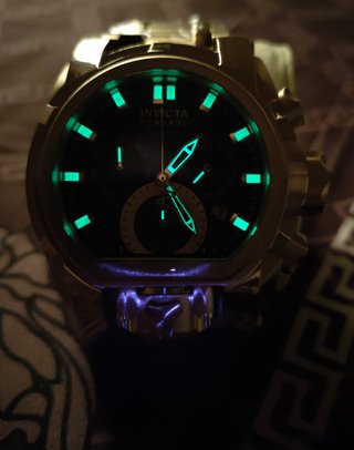 Reloj Invicta Bolt Zeus dorado