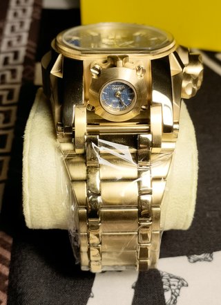 Reloj Invicta Bolt Zeus dorado