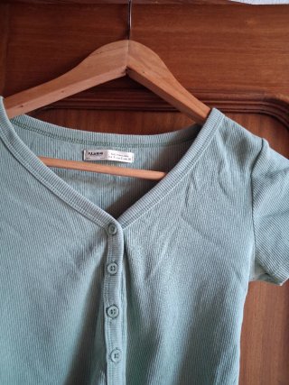 Camiseta Pull&Bear verde talla XS