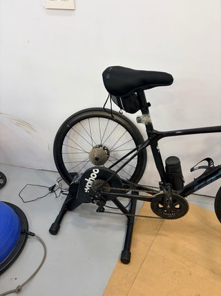 Bicicleta de carretera Giant Negra