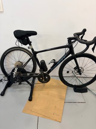 Bicicleta de carretera Giant Negra