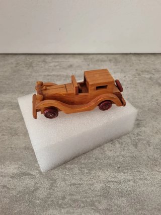 Coche de Madera Clásico