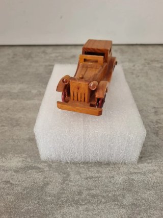 Coche de Madera Clásico