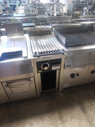 Barbacoa a gas con piedra volcánica