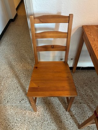 Mesa y 4 sillas IKEA con cojines