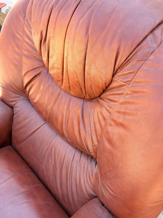 Sillón de cuero marrón