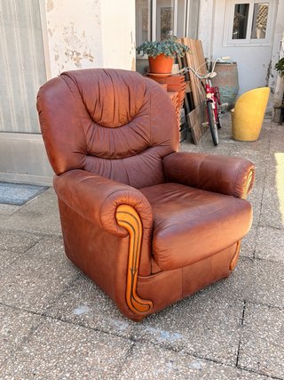Sillón de cuero marrón