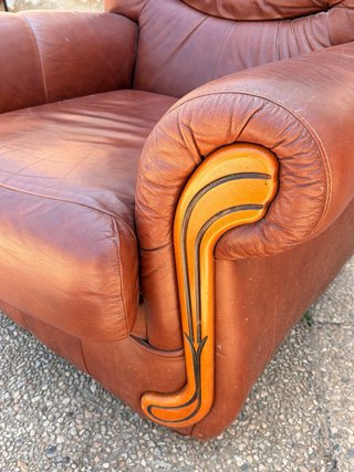 Sillón de cuero marrón