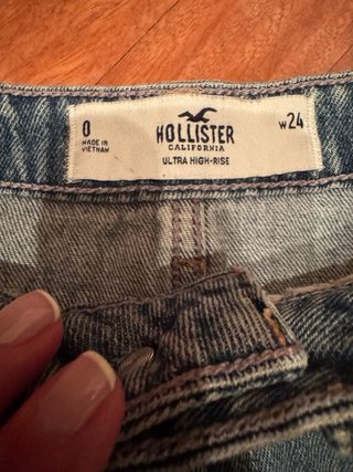 Falda vaquera Hollister desgastada