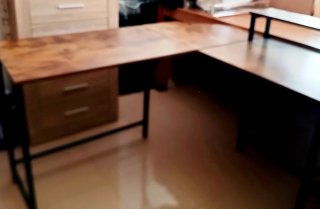 Escritorio en L madera y metal