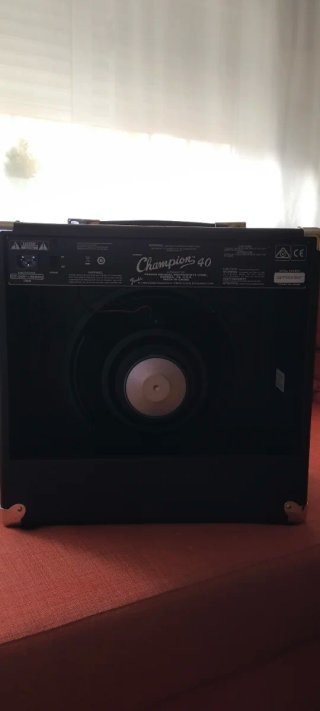 Amplificador Fender Champion 40W + Funda