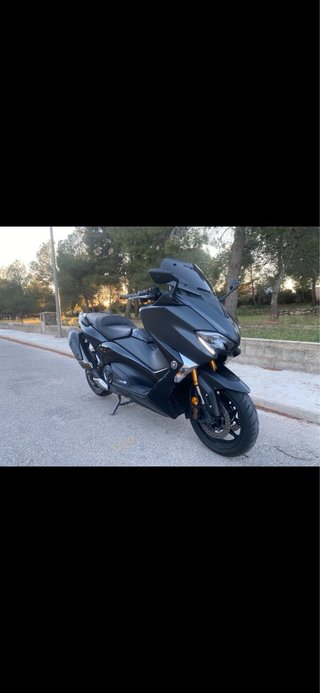 Yamaha Tmax 530 SX Negra