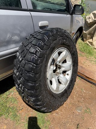 Llantas Patrol GR Y61 265/75 R16