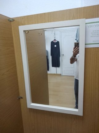 Espejo de madera blanco