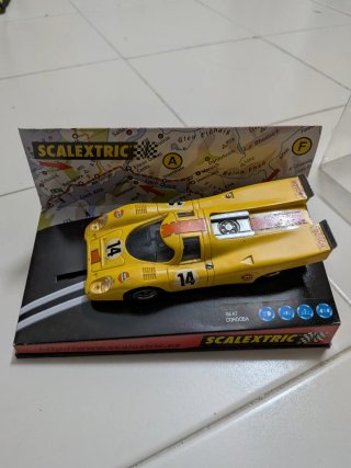 Coche Scalextric Amarillo