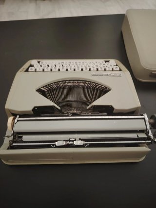 Máquina de escribir Hermes Baby