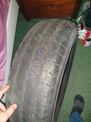 Neumático 225/75 R16C furgón,furgoneta 4x4 etc