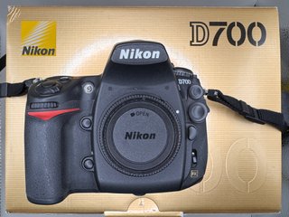 Cámara Nikon D700 (Cuerpo: 19.363 disparos)