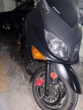 Maxi Scooter TMAX  Negra mate