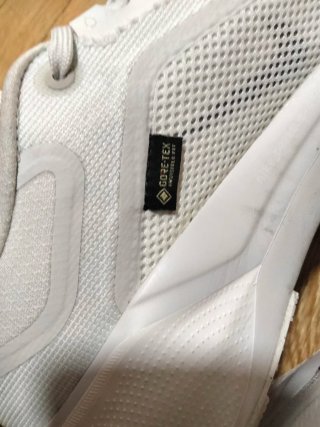 Nike Vomero 18 GORE-TEX Gris